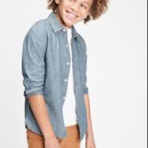 Little Boys Charmbray Button Down Shirt in size 5